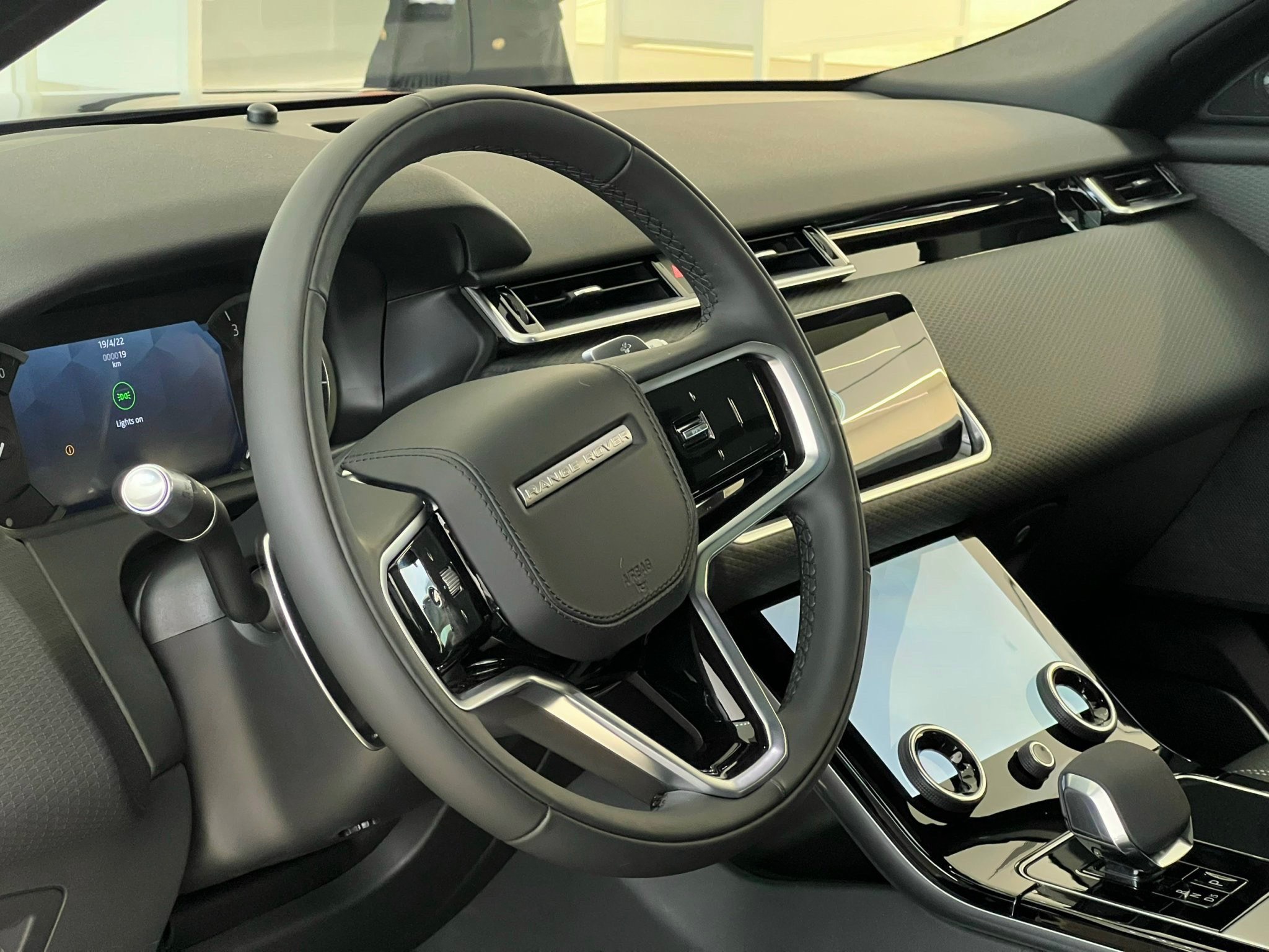 Giá xe Range Rover Velar 2023