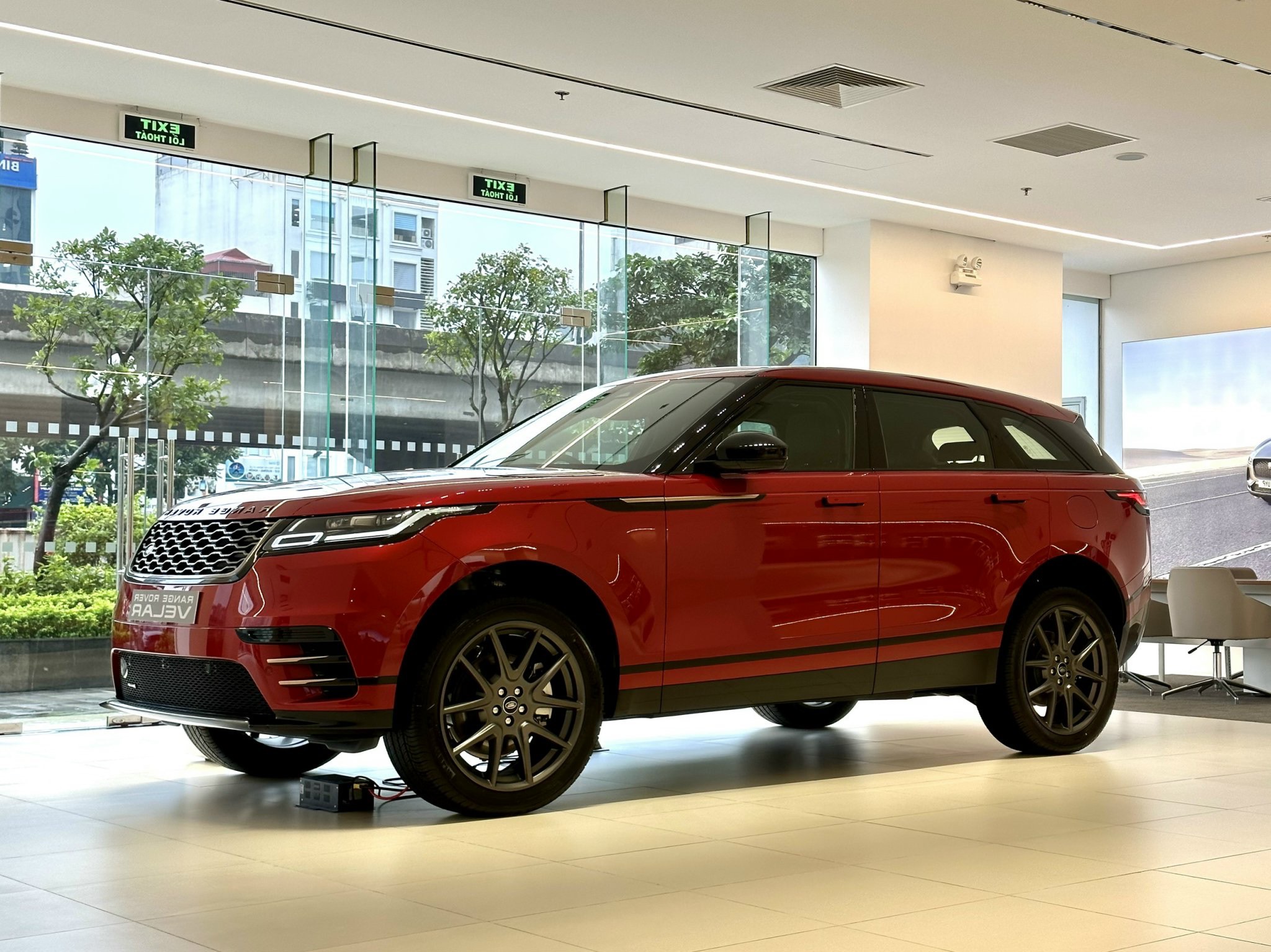 Giá xe Range Rover Velar 2025 khuyến mãi mới nhất tháng 06/2025