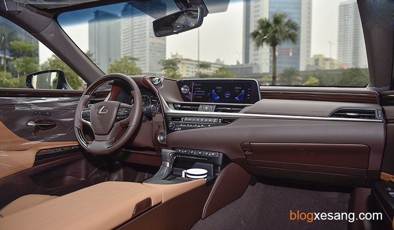 gia-xe-lexus-es-250-danh-gia-xe-lexus-es-250-10