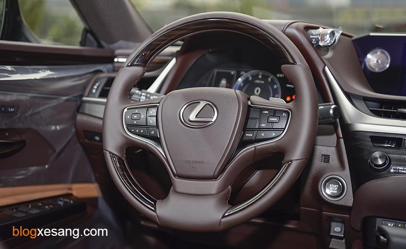 gia-xe-lexus-es-250-danh-gia-xe-lexus-es-250-11