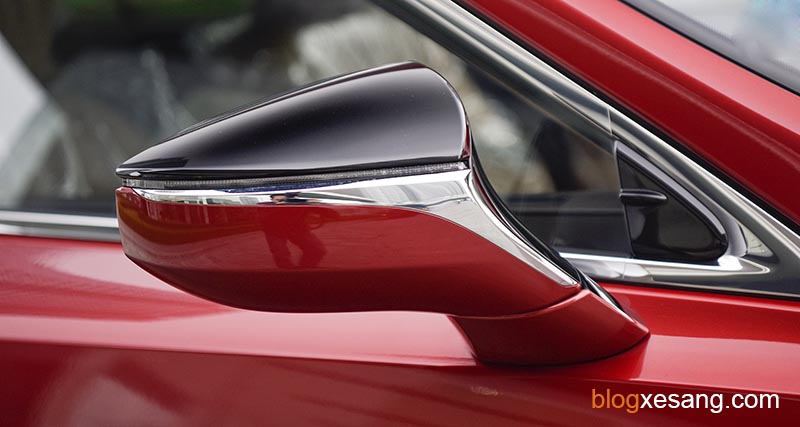 gia-xe-lexus-es-250-danh-gia-xe-lexus-es-250-5
