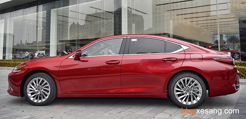 gia-xe-lexus-es-250-danh-gia-xe-lexus-es-250-6