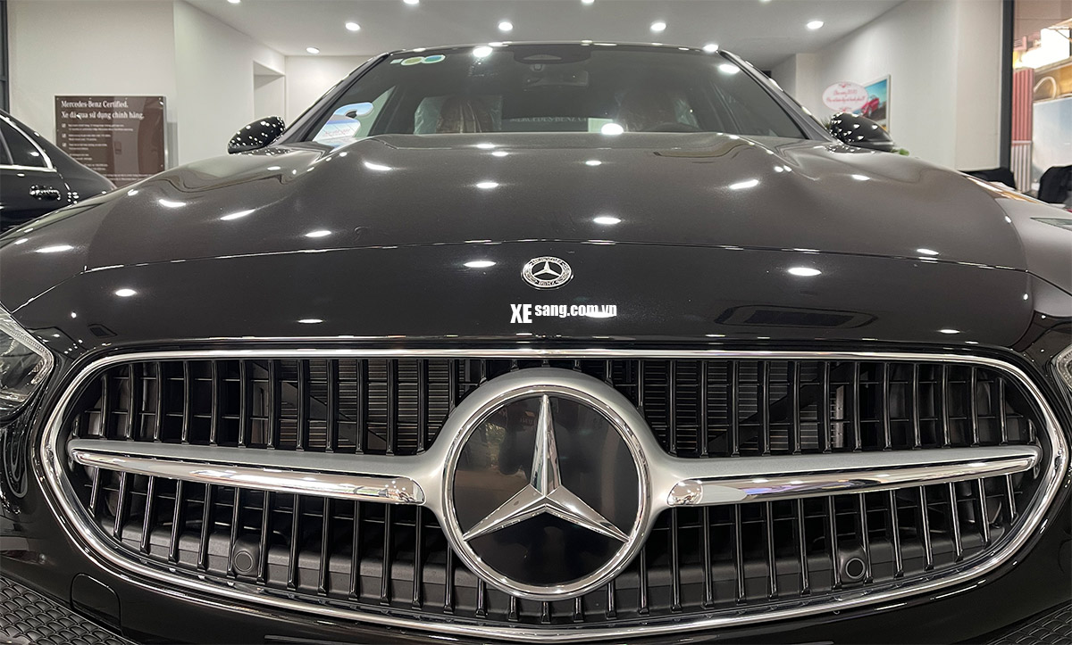 Mặt ca lắng xe Mercedes C200 Avantgarde