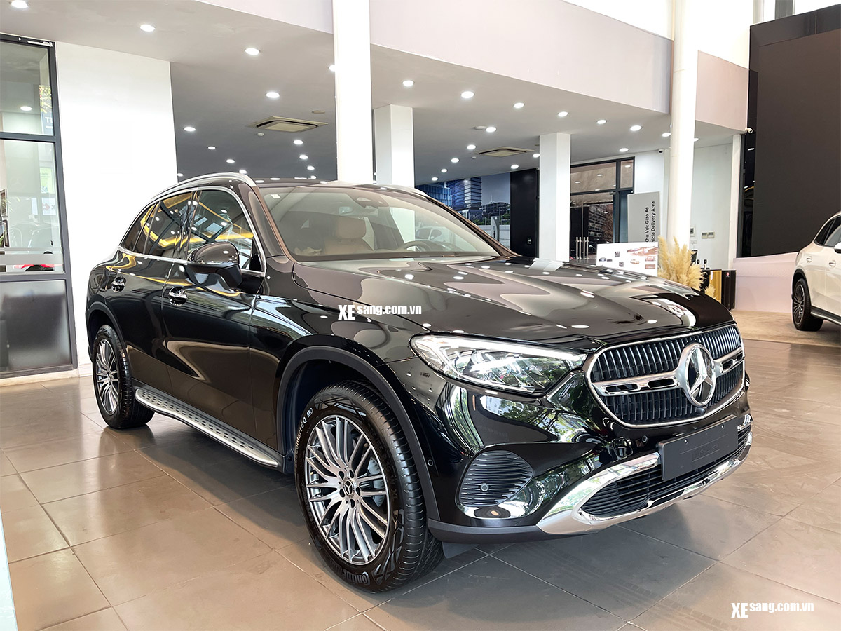 Giá xe Mercedes GLC200 4Matic 2023 mới nhất tháng 06/2025